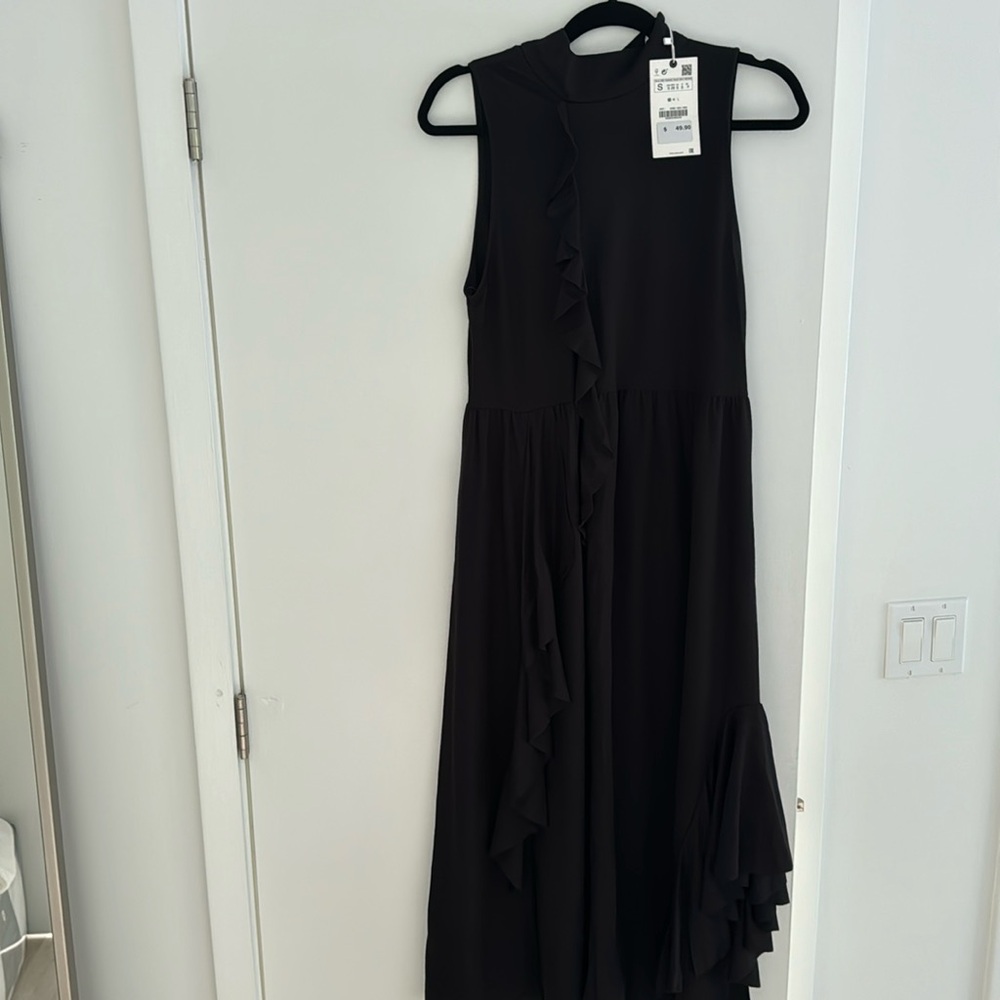 NEW: tags on Zara dress